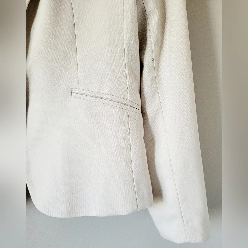 H&M Women's Fitted Blazer Ivory/Light Cream Woven Lined One Button New Medium - Picture 12 of 16